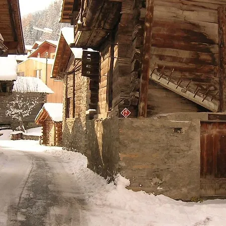Akwa Levron